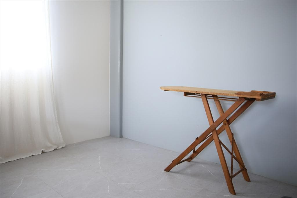 英国アンティーク折畳式アイロンボード/木製テーブル机/飾り棚/花台(92-45)