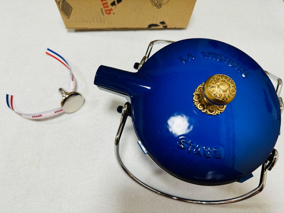 staub ストウブ 激レアカラー ラウンドティーポット