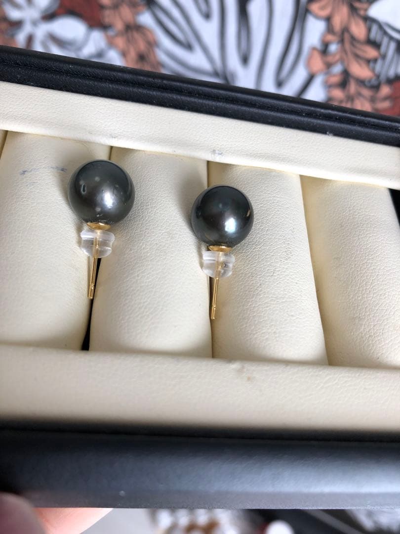年末感謝セール　黒蝶真珠ピアスLN6