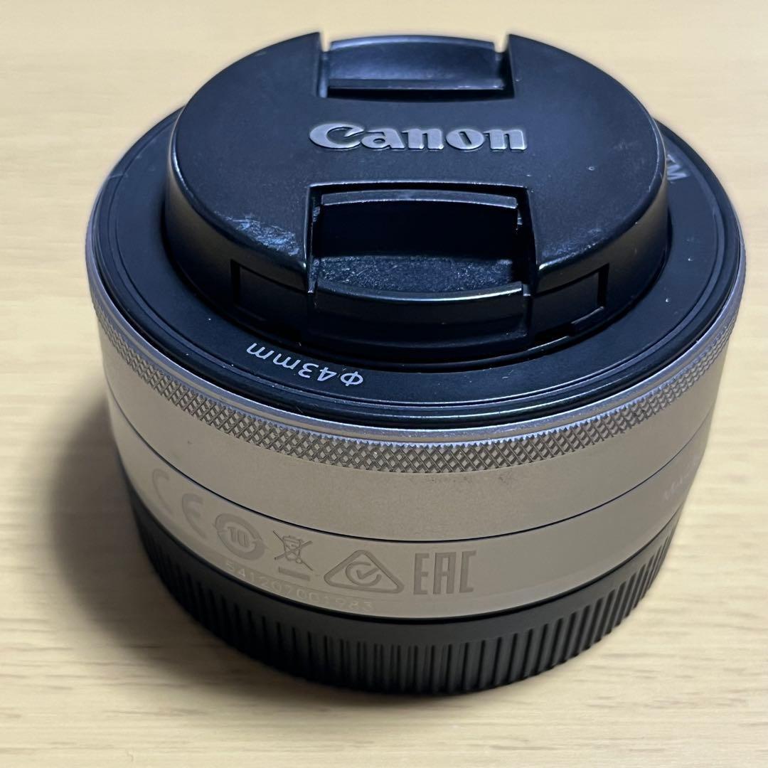 EOS M100 ダブルレンズキット ホワイト 付属品付き