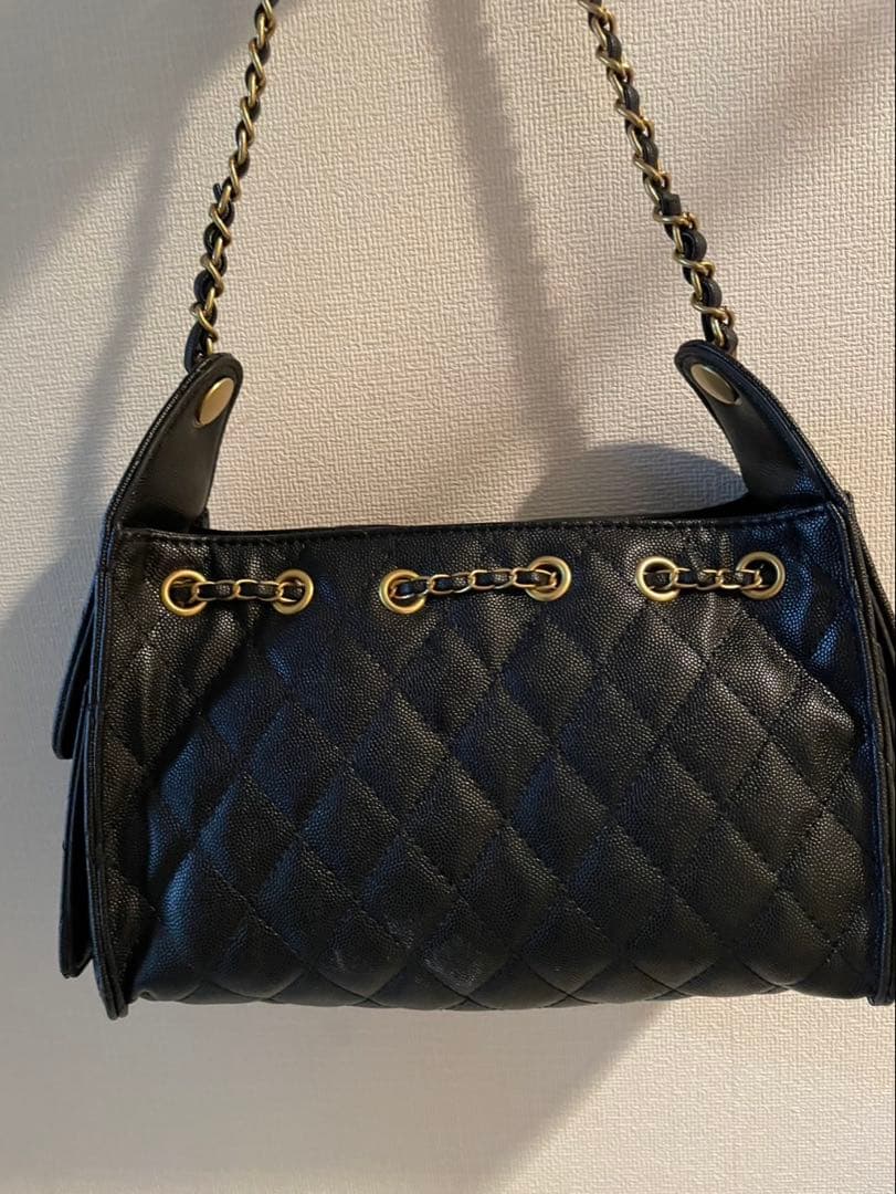 シャネル　ノベルティ　ショルダーバッグ 肩掛け　キルティング