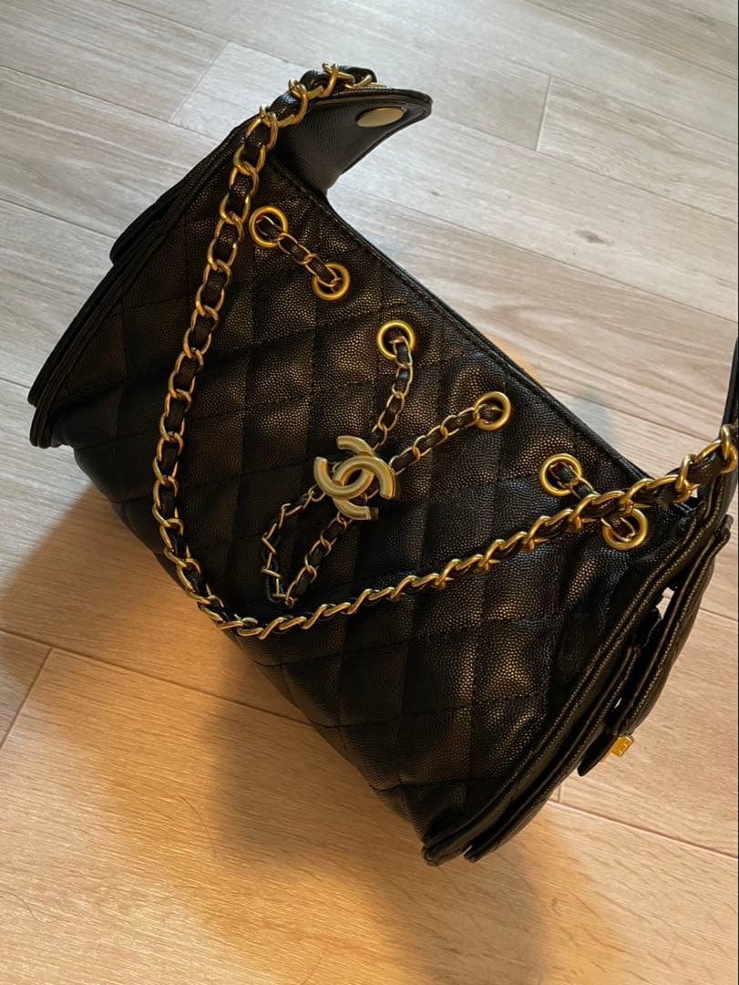 シャネル　ノベルティ　ショルダーバッグ 肩掛け　キルティング