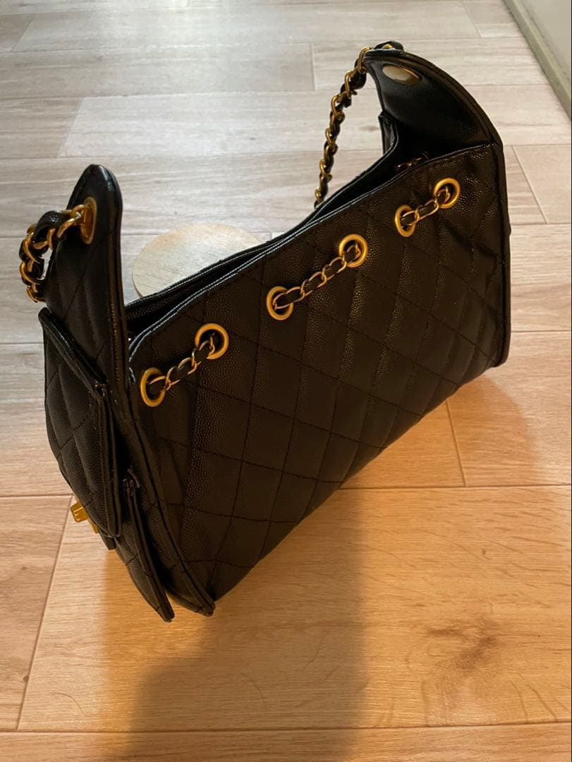 シャネル　ノベルティ　ショルダーバッグ 肩掛け　キルティング