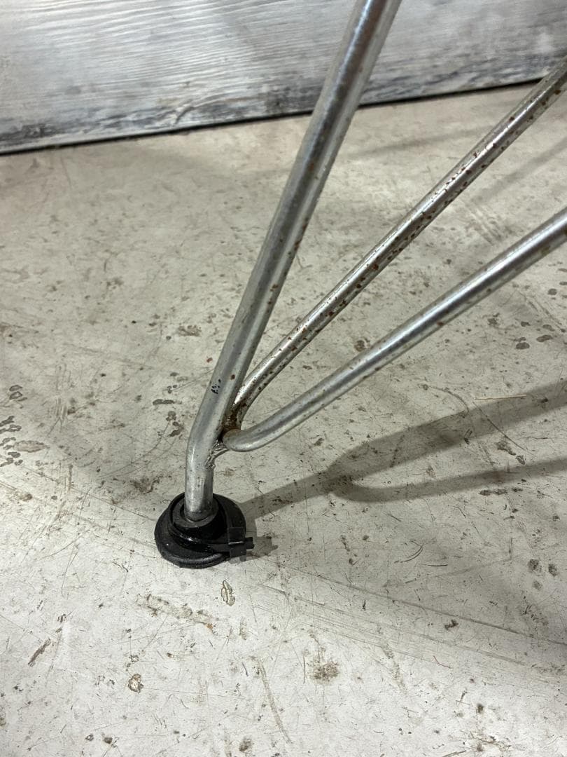 アームシェルチェア　リプロダクト品　イームズ　ジェネリック家具