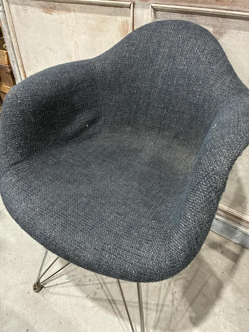 アームシェルチェア　リプロダクト品　イームズ　ジェネリック家具