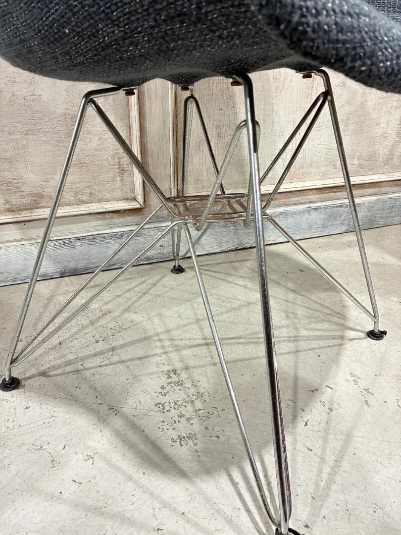 アームシェルチェア　リプロダクト品　イームズ　ジェネリック家具