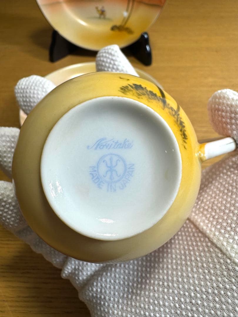 オールドノリタケ美品！金彩砂漠風景画 トリオセット　カップ＆ソーサー　プレー卜