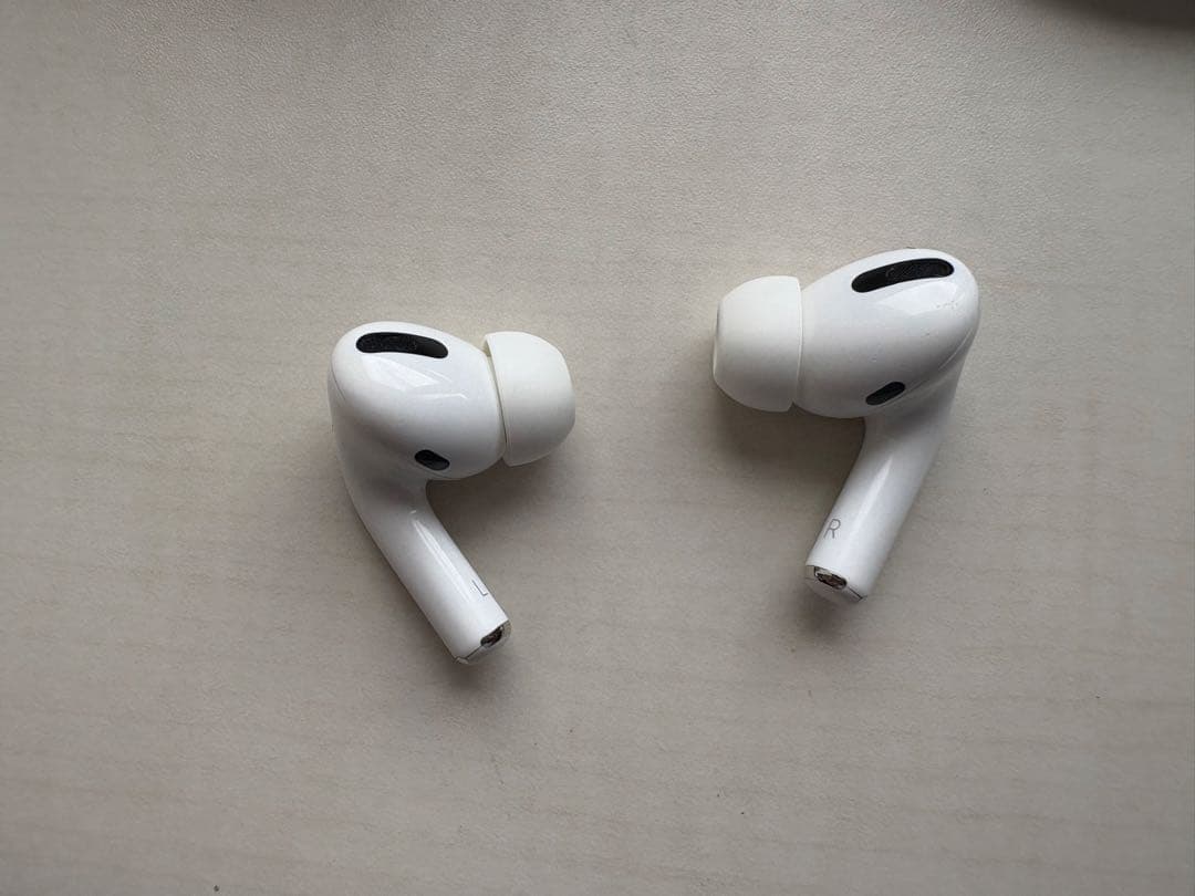 【純正】AirPodsPro(第1世代) 充電ケース、未使用ケーブル付