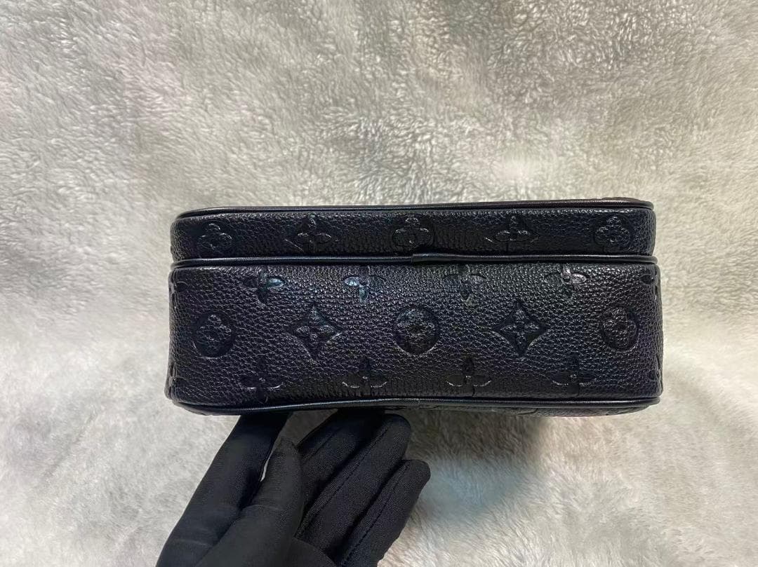 LOUIS✨ VUITTONメンズ ブラック ショルダーバッグ