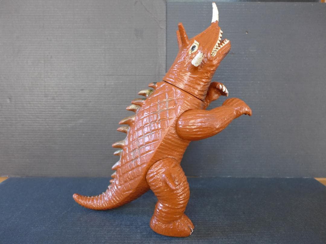 ウルトラ怪獣　冷凍怪獣バルゴン　ソフビ人形　フィギュア　大映刻印入 中古20cm