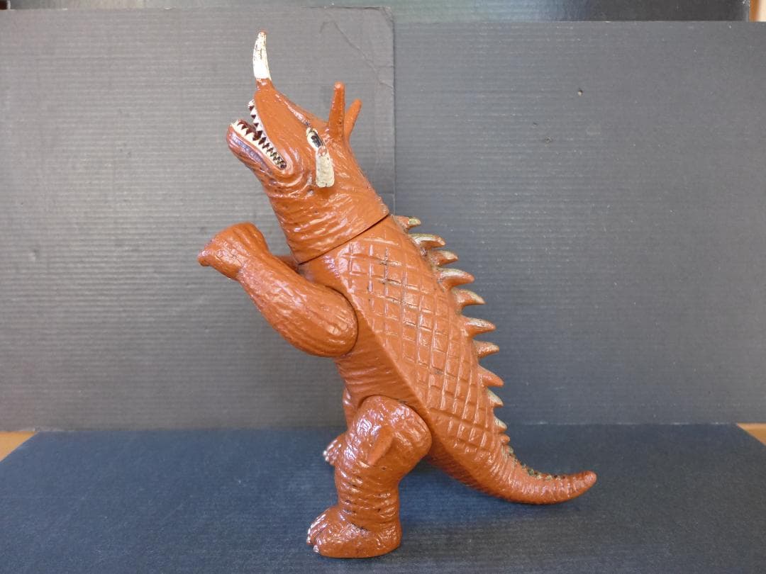 ウルトラ怪獣　冷凍怪獣バルゴン　ソフビ人形　フィギュア　大映刻印入 中古20cm