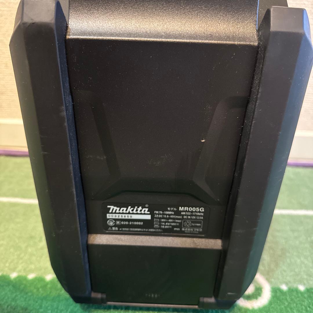 マキタ　充電式ラジオ　MR005G