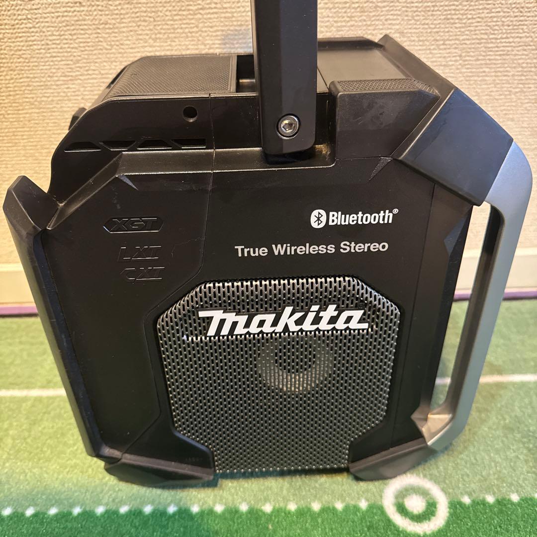 マキタ　充電式ラジオ　MR005G