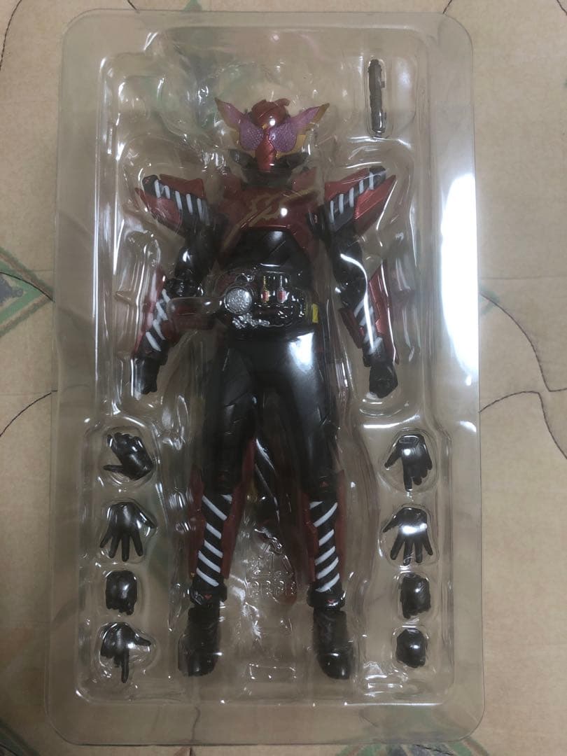 S.H.Figuarts仮面ライダービルドラビットラビットフォーム