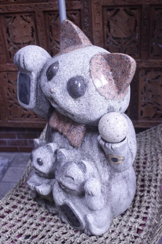 ◆石材 招き猫 　置物 猫の置物 　千客万来　招き猫御影石　高さ47㎝