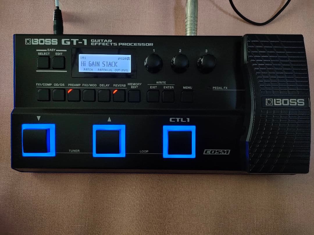 BOSS GT-1 ギターエフェクター 箱付き 書籍付き アダプタ付き
