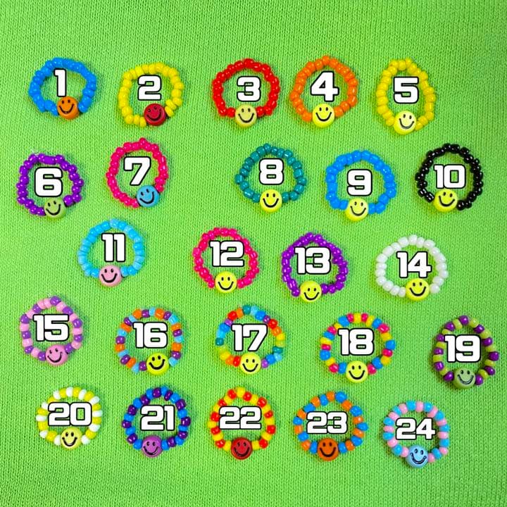 【s-65】ビーズストラップ スマホ❁ニコちゃん カラフル 個性的古着韓国