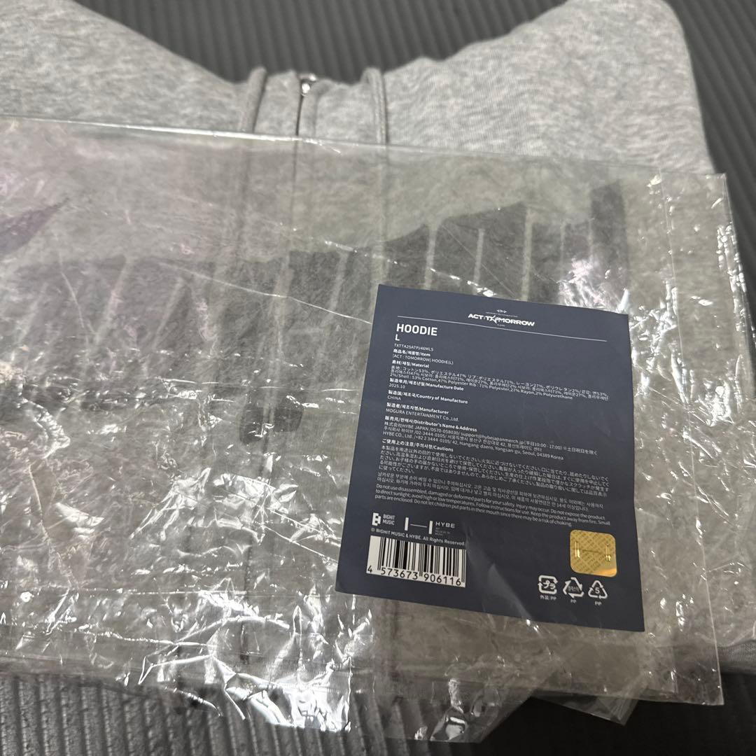 TXT ACT:TOMORROW IN JAPAN フーディー　パーカー　L