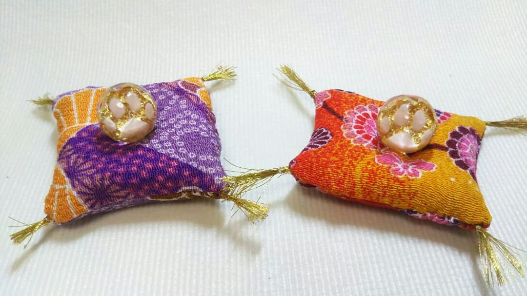 ありがたやにゃんこ   ②えんじ