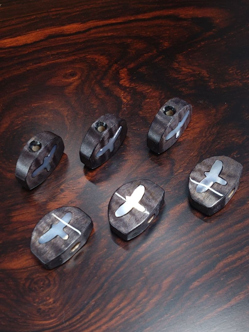 ゴトー製対応ウッドペグボタン /カーリーメイプル材チャコールブラッククリア仕上げ