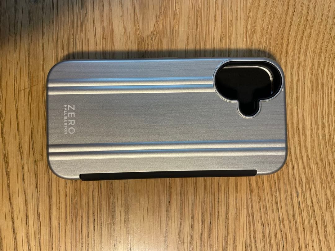 ZERO HALLIBURTON ゼロハリiPhone 6.1インチ2LENS用