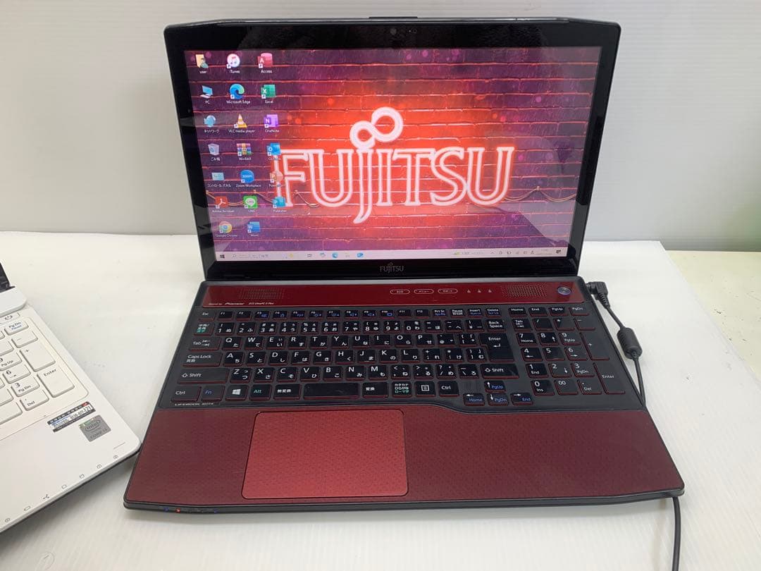 富士通 AH77/K S ノートパソコン Windows 11 office付き