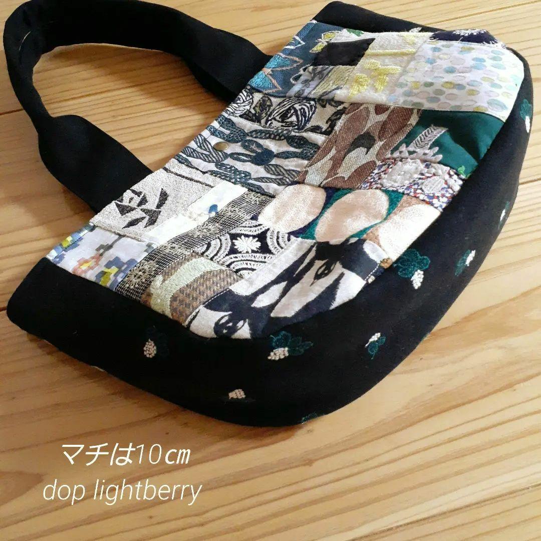 ミナペルホネン　たくさんのファブリックで両面パッチワークのラウンドトートバッグ