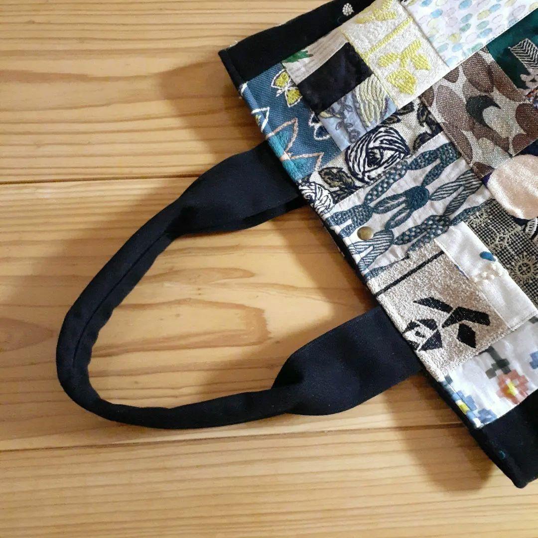 ミナペルホネン　たくさんのファブリックで両面パッチワークのラウンドトートバッグ