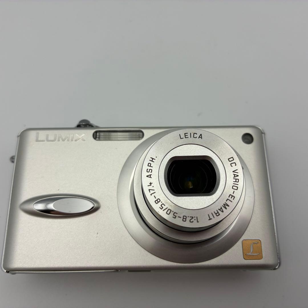 美品★ LUMIX DMC-FX8 パナソニック シルバー オールドコンデジ