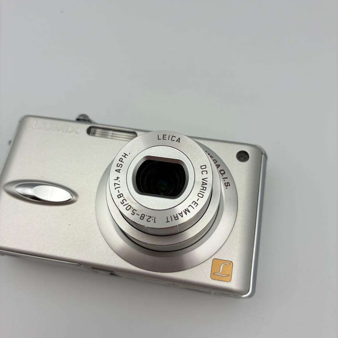 美品★ LUMIX DMC-FX8 パナソニック シルバー オールドコンデジ