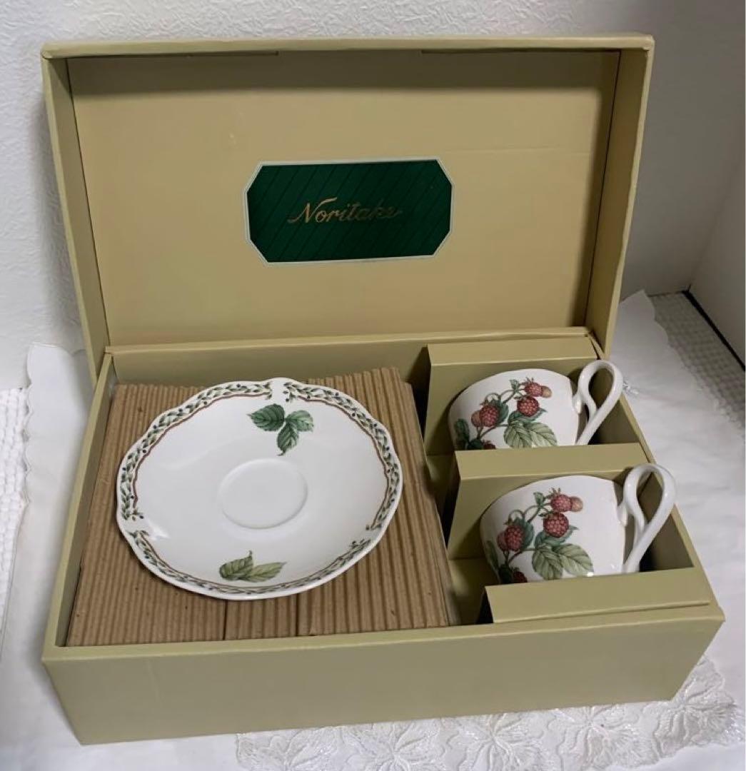 ノリタケ　ロイヤルオーチャード　ティーセット