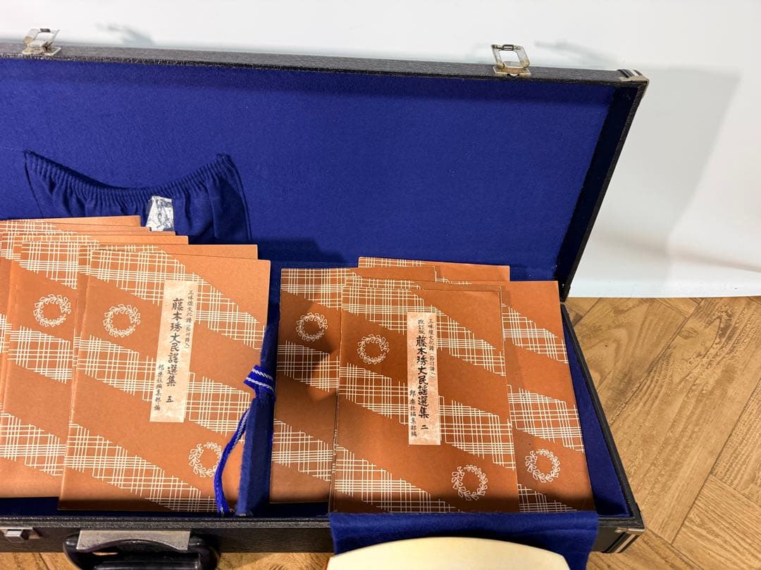 三味線 詳細不明 和楽器 ケース付き 全長約94㎝ 現状品◆KN(A110)