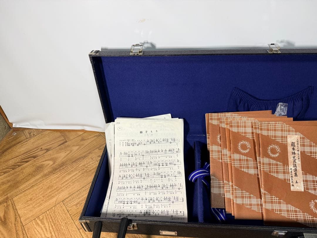 三味線 詳細不明 和楽器 ケース付き 全長約94㎝ 現状品◆KN(A110)