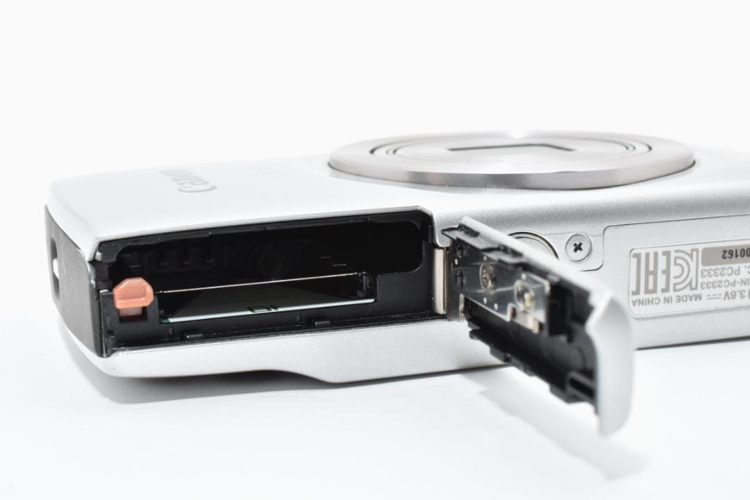 超美品 キヤノン IXY 200 コンパクトデジタルカメラ シルバー Canon