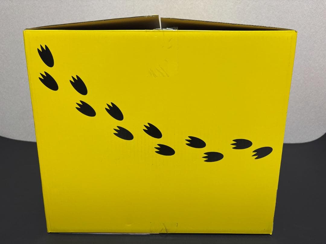 専用BOX付き おかえりピカチュウ 1/1 30周年記念 タカラトミーモール