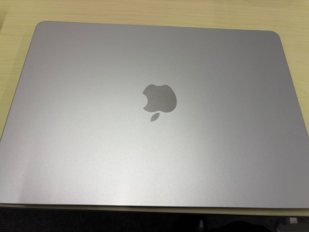 Apple MacBook Air シルバー 本体　超美品　Ｍ4 16GBメモリ