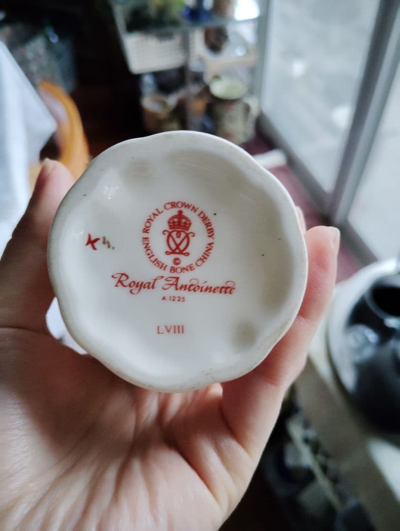  Crown Derby 花瓶  Antoinette