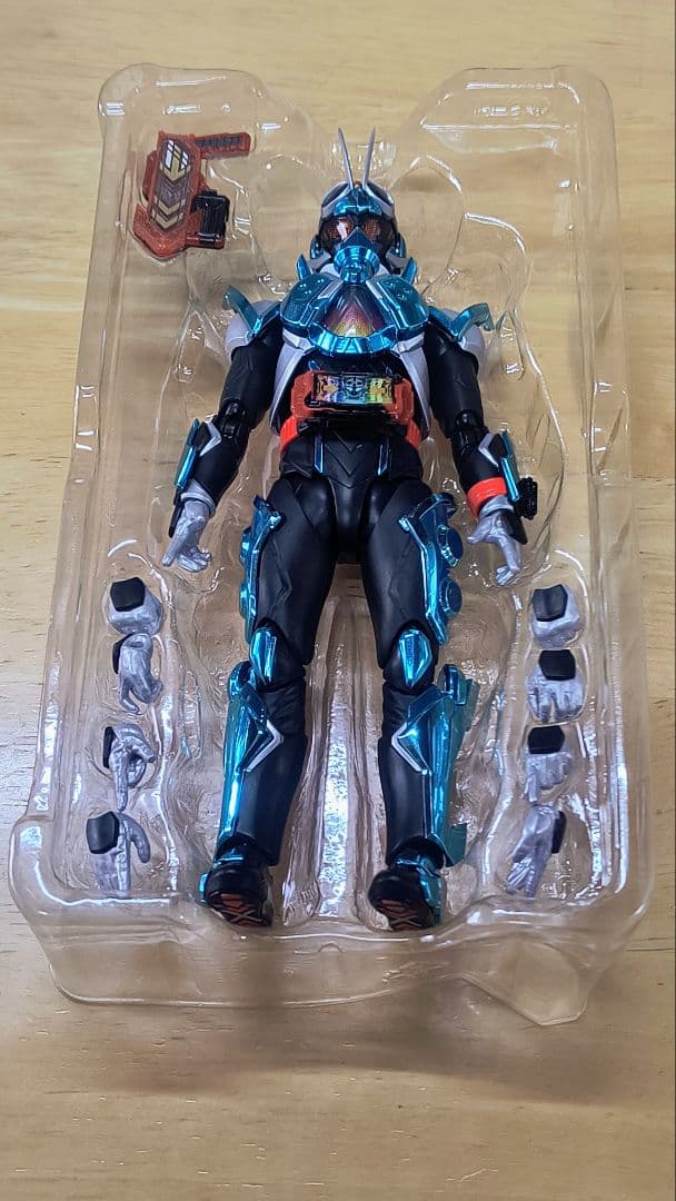 S.H.Figuarts ガッチャード＆ファイヤーガッチャードデイブレイク