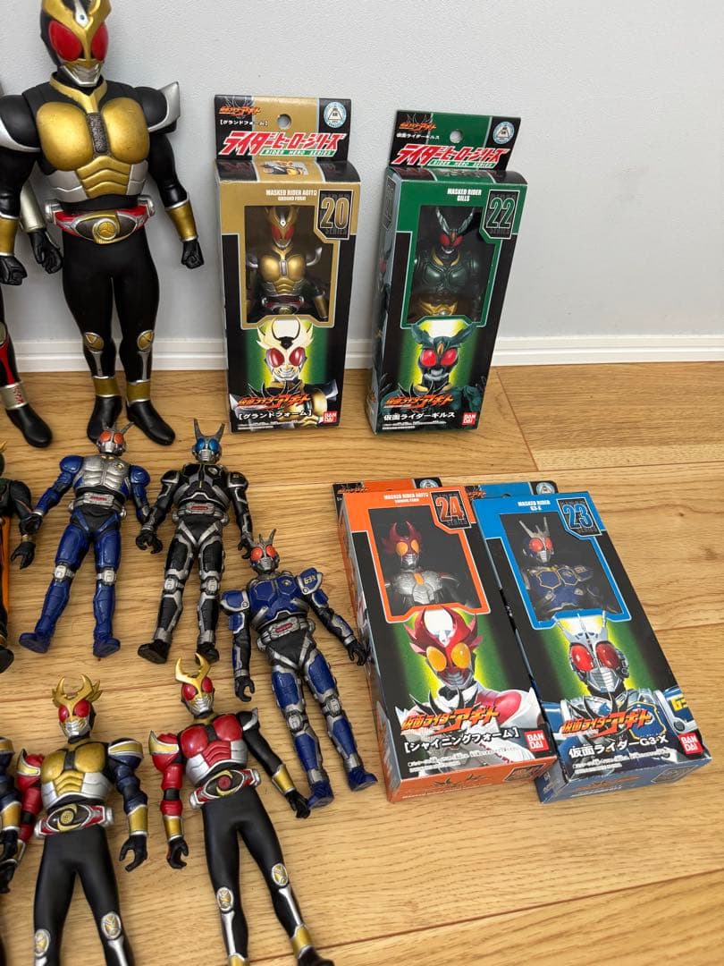 仮面ライダークウガ、アギト、龍騎　ソフビまとめ売り