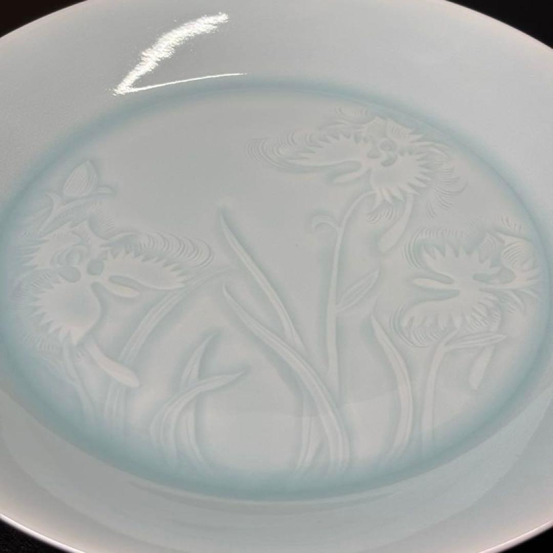 【未使用】　人間国宝 塚本快示 快山窯 青白磁路鳥草文　皿　木箱、共布付き