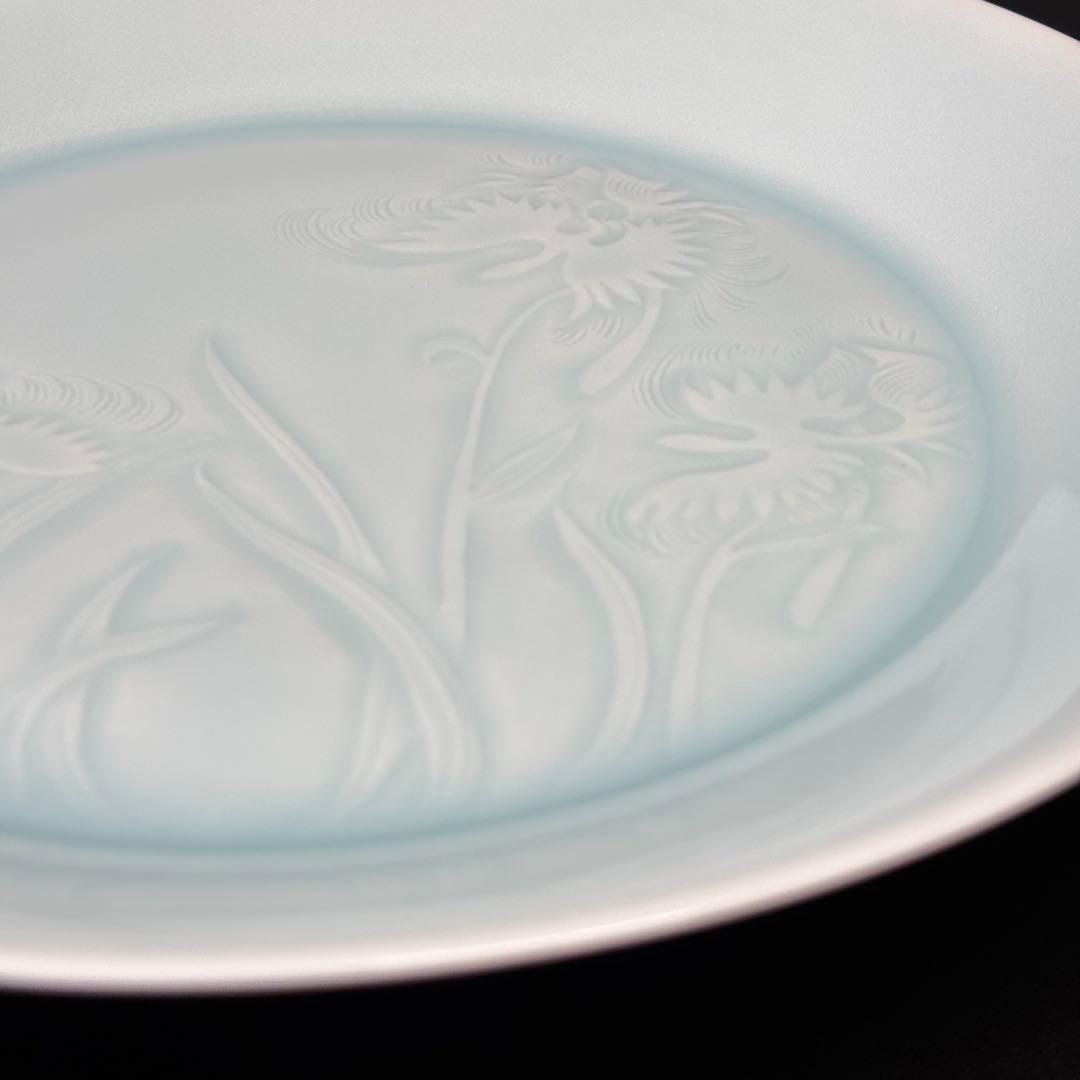 【未使用】　人間国宝 塚本快示 快山窯 青白磁路鳥草文　皿　木箱、共布付き