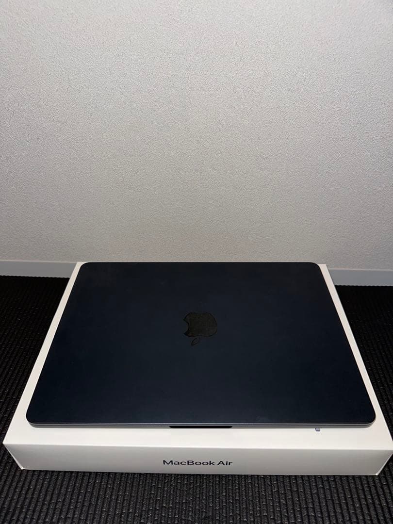 Apple M2チップ13インチMacBook Air（Apple care付）