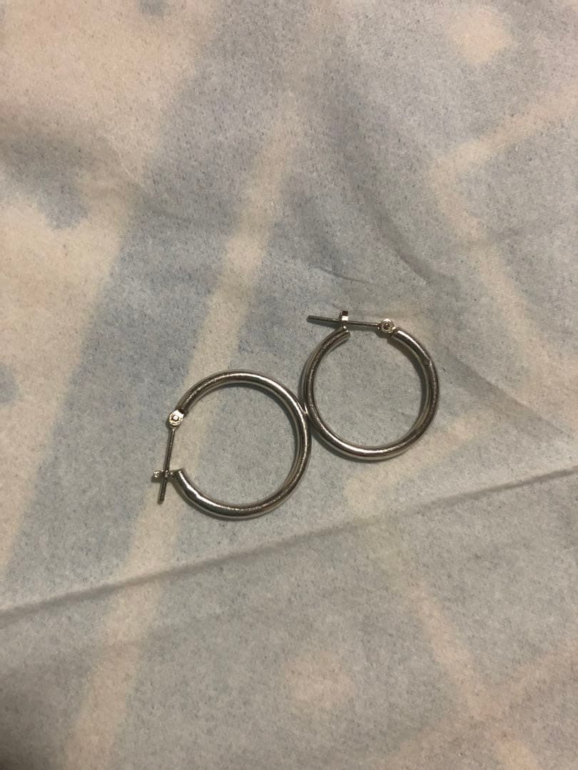 プラチナピアス