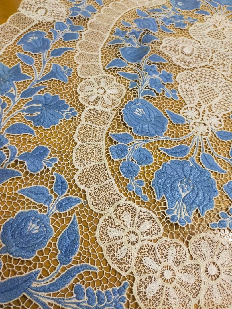 新品 ハンガリー カロチャ刺繍 テーブルクロス ブダペスト 伝統工芸品