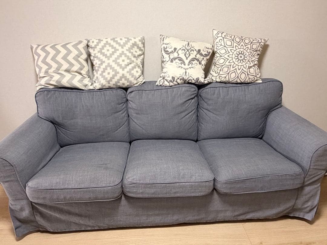 IKEA EKTORP グレー3人掛けソファ、クッション付き〈お引取り希望〉