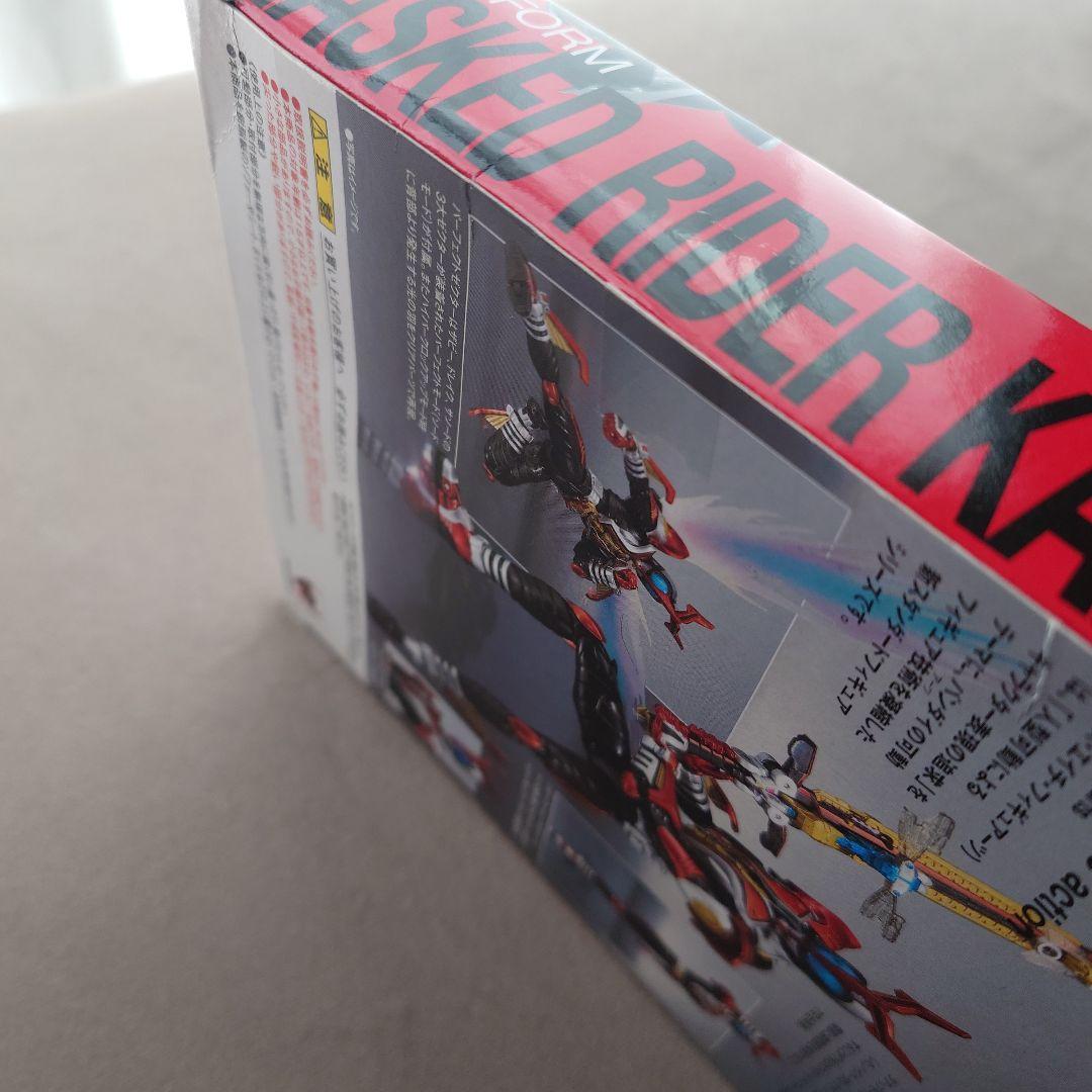 【未開封】フィギュアーツ 仮面ライダーカブト ハイパーフォーム フィギュア