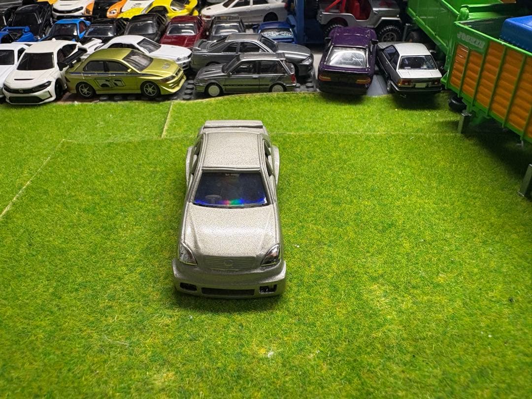 トミカ　トヨタ　セルシオ　ミニカー　改造　カスタム　シャンパンゴールド　VIP