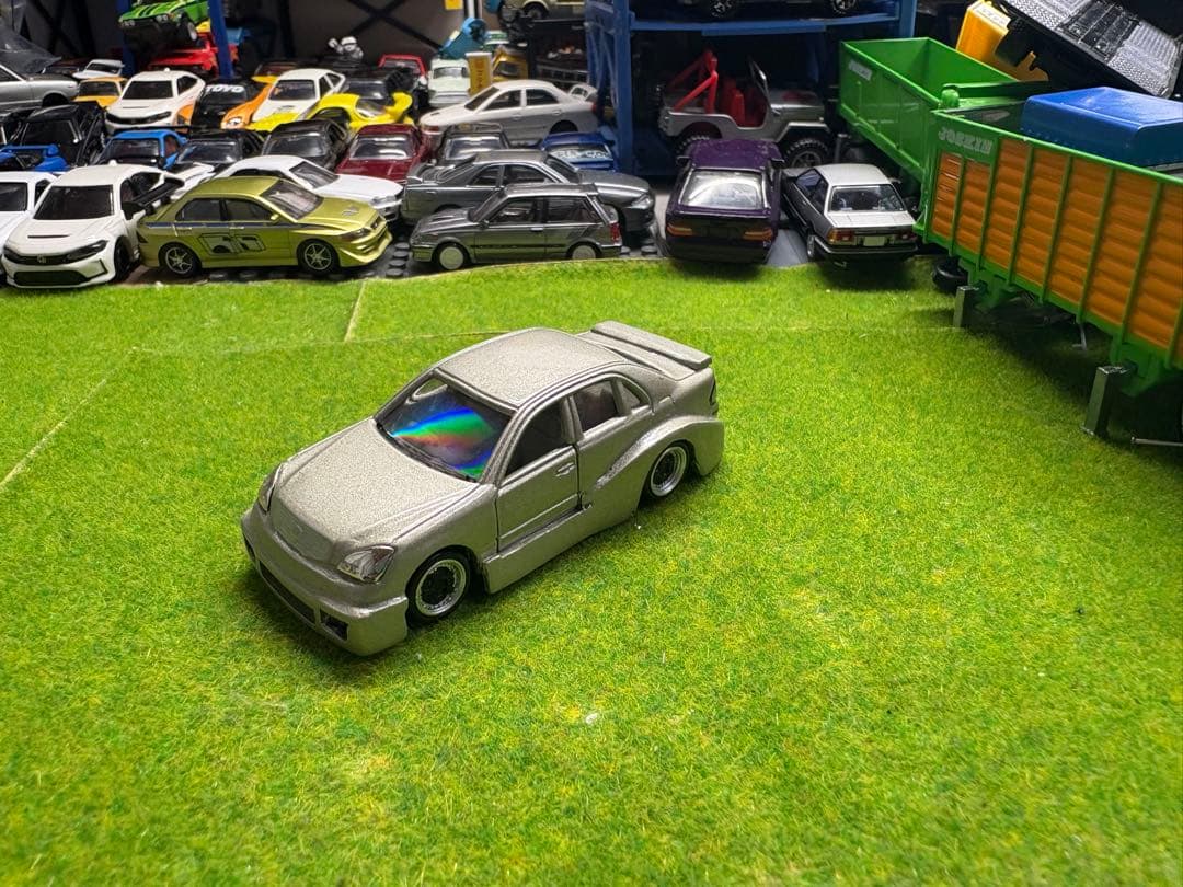 トミカ　トヨタ　セルシオ　ミニカー　改造　カスタム　シャンパンゴールド　VIP