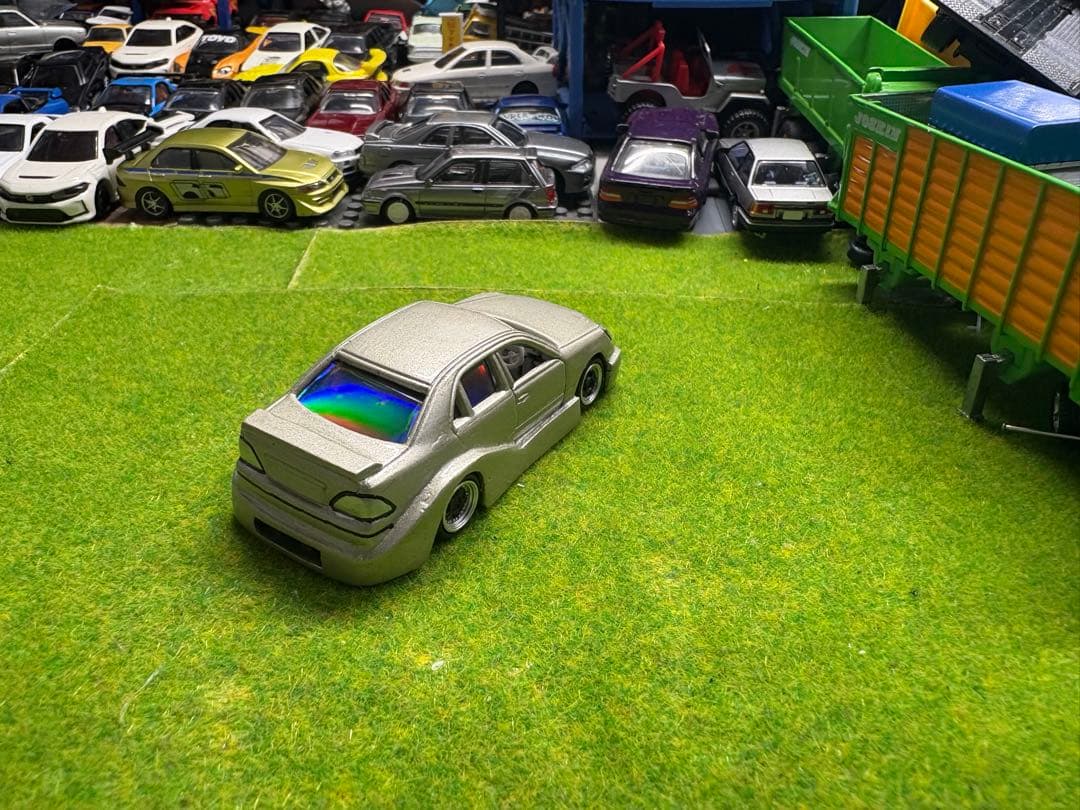 トミカ　トヨタ　セルシオ　ミニカー　改造　カスタム　シャンパンゴールド　VIP