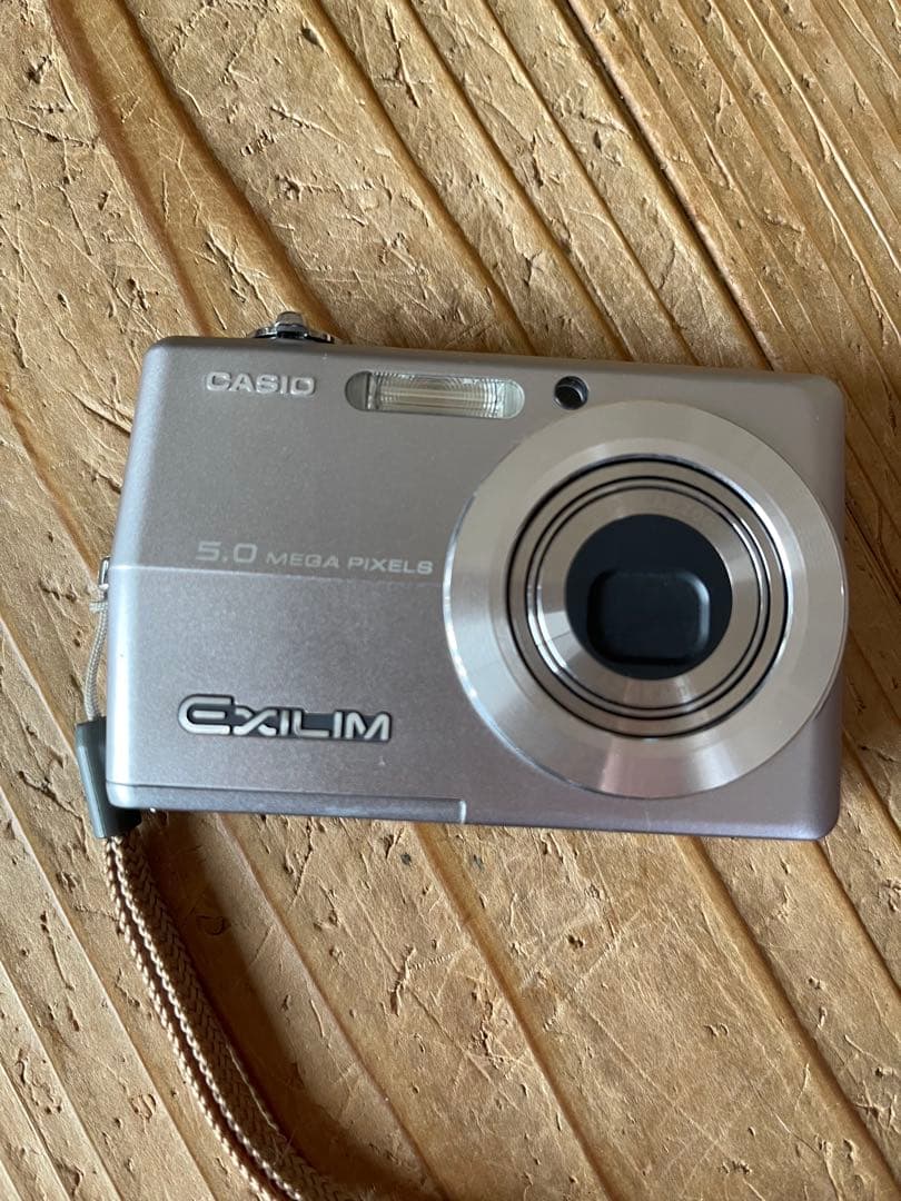 【値下】CASIO EXILIM5.0メガピクセルコンパクトデジタルカメラ